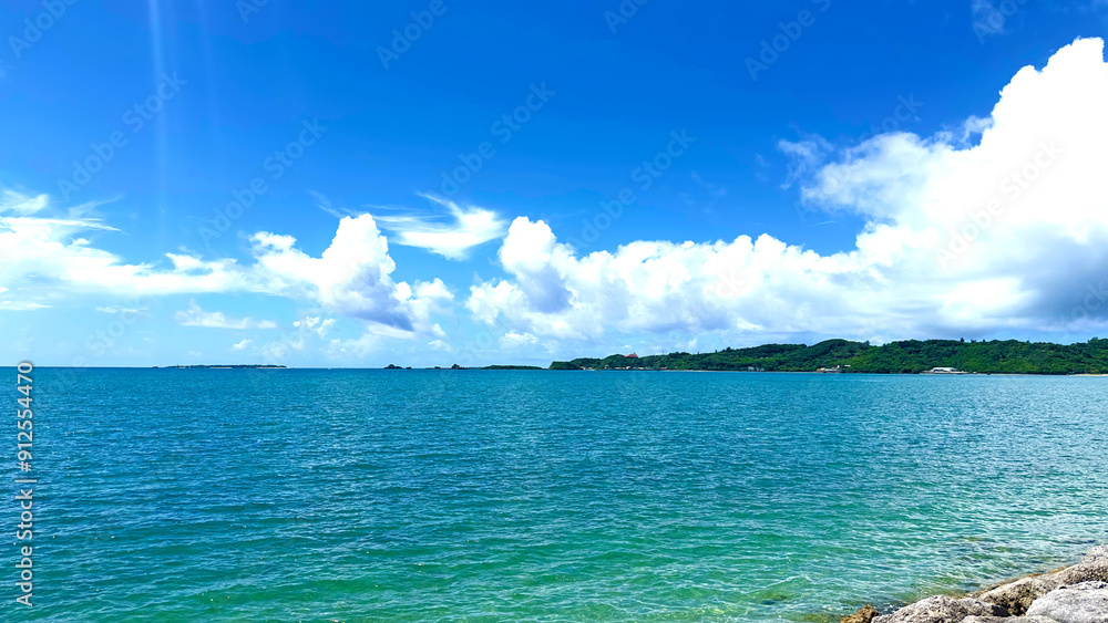 Fototapeta premium 空と海 沖縄県うるま市与那城平安座