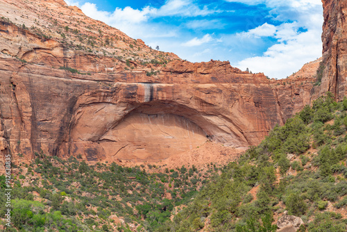 Bryce Canyon: A Symphony of Hoodoos and Nature's Artistry Experience the otherworldly beauty of Bryce Canyon, where towering hoodoos and vibrant rock formations create a stunning amphitheater of natur