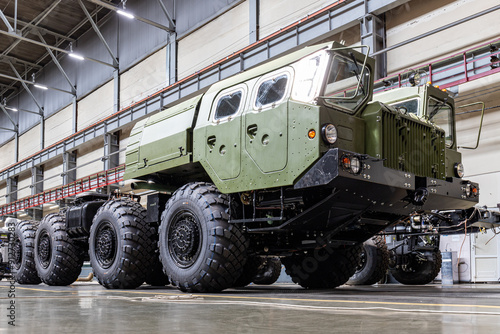 Conveyor for the production of multi-axle cross-country vehicles. Plant workshop.