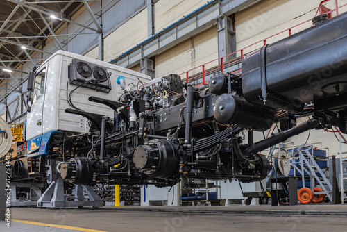 Conveyor for the production of multi-axle cross-country vehicles. Plant workshop.