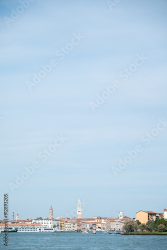 Ausblick auf Venedig und den Markusplatz vom Mittelmeer aus