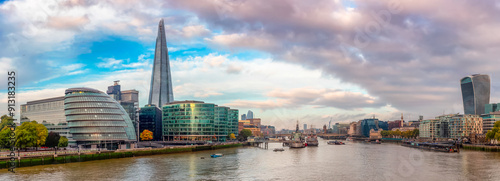 Canvas Print River Thames and City Skyline. City of London, United Kingdom.