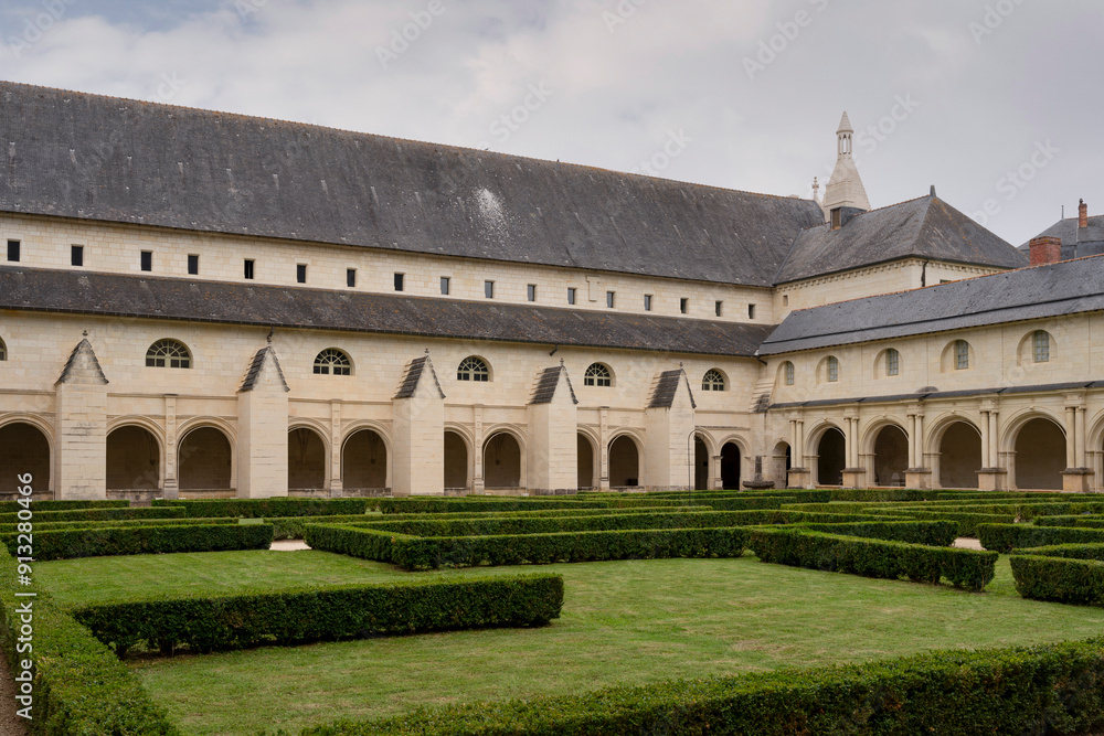 Fototapeta premium France - Fontevraud - Abbey Cloister and Gardens