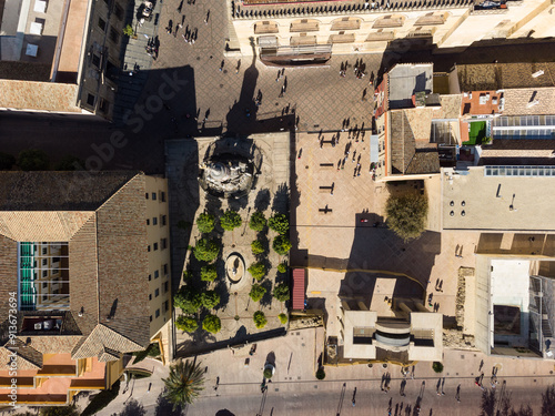 Obraz na płótnie Cordoba, Spain: Top down view of the Triunfo square with the Puerta del Puente in the heart of Cordoba medieval old town in Andalusia in Spain. w salonie