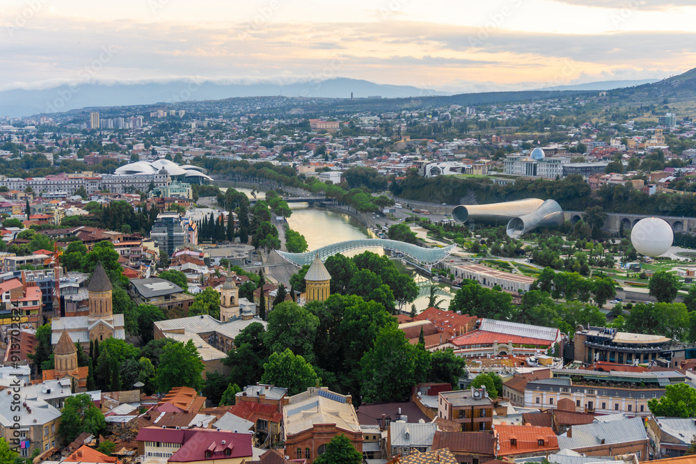 Obraz premium Bridge of Peace, Mtkvari (Kura) river, Rike Music Theater and Exhibition Center, State Palace of Ceremonies, Public Service Hall - House of Justice. Rike district