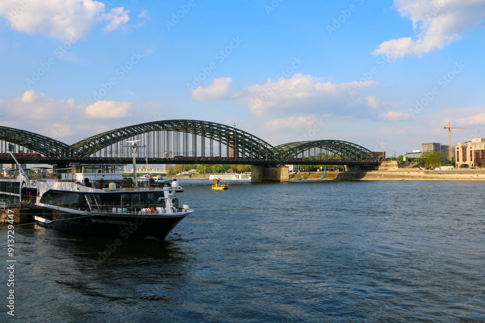 Naklejka premium city harbor bridge