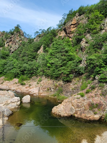 계곡 하천 강 숲 산 풍경 하늘 구름