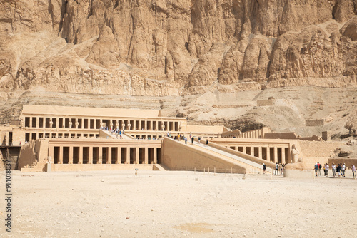 Obraz na płótnie Beautiful view of the ancient temple of Hatshepsut in Luxor, Egypt w salonie
