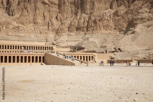 Obraz na płótnie Beautiful view of the ancient temple of Hatshepsut in Luxor, Egypt w salonie