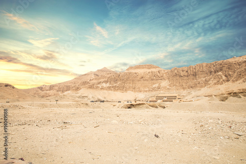 Obraz na płótnie Beautiful view of the ancient temple of Hatshepsut in Luxor, Egypt w salonie