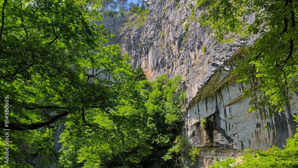 cave cave