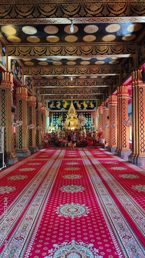 Obraz premium Exploring the stunning architecture of the buddhist temples in and around Chiang Mai in Northern Thailand