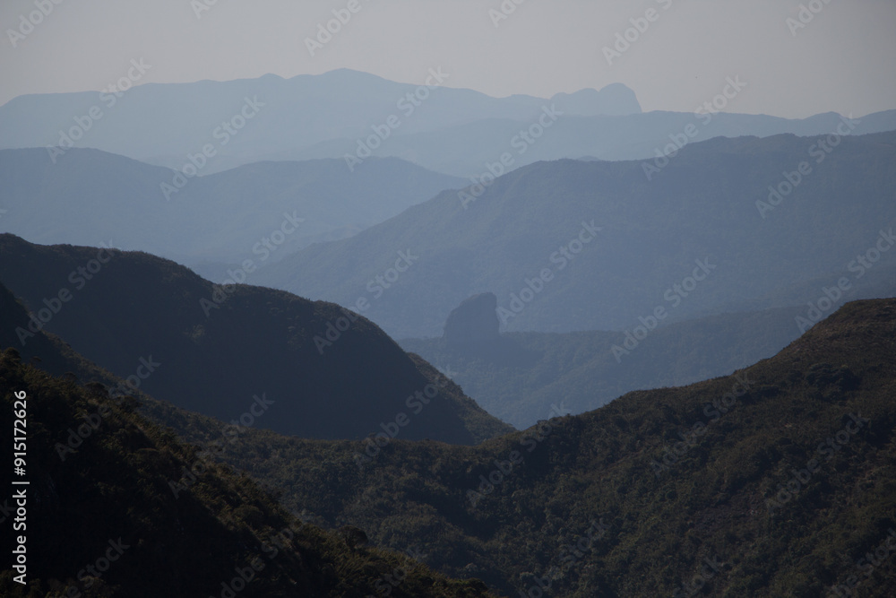 Fototapeta premium Mar de montanhas