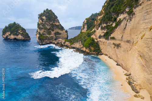 the diamond beach, Penida, Indonesia