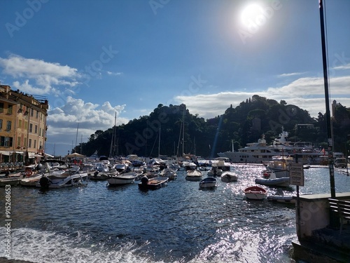 Feiras mediterranei de luxo em portofino Italia photo