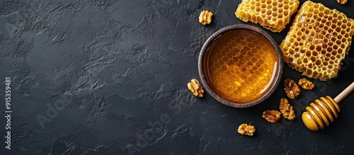 Fresh honey for dessert Bow...