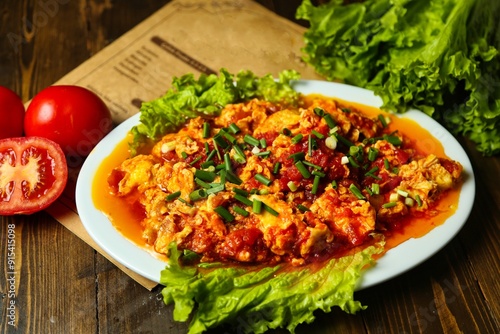 Scrambled Eggs With Tomatoes and Green Onions