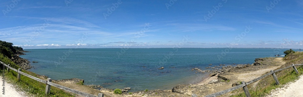 Ile d'Aix, August 2024 - Visit the magnificent Ile d'Aix on France's Atlantic coast - View of the beach Ile d'Aix, August 2024 - Visit the magnificent Ile d'Aix on France's Atlantic coast - View of the beach