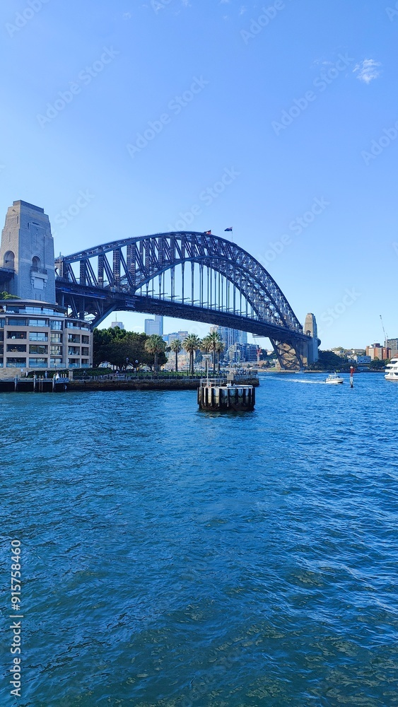 Naklejka premium The famous Sydney Harbour Bridge, Australia