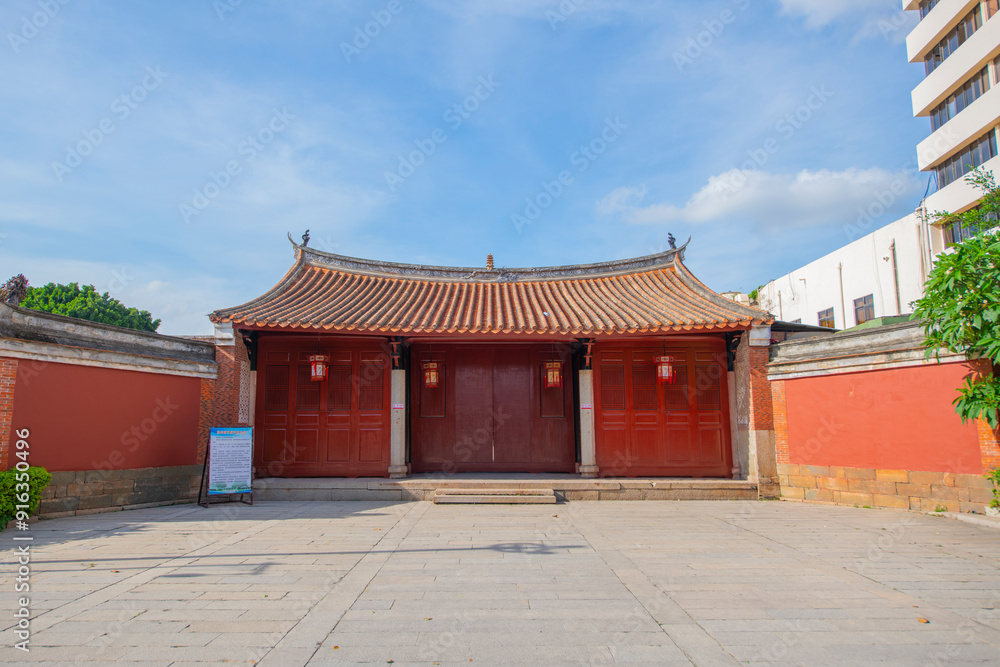 Yuying Gateway of Quanzhou Confucian Temple in Licheng District in historic city center of Quanzhou, Fujian Province, China. Confucian Temple a UNESCO World Heritage Site. 