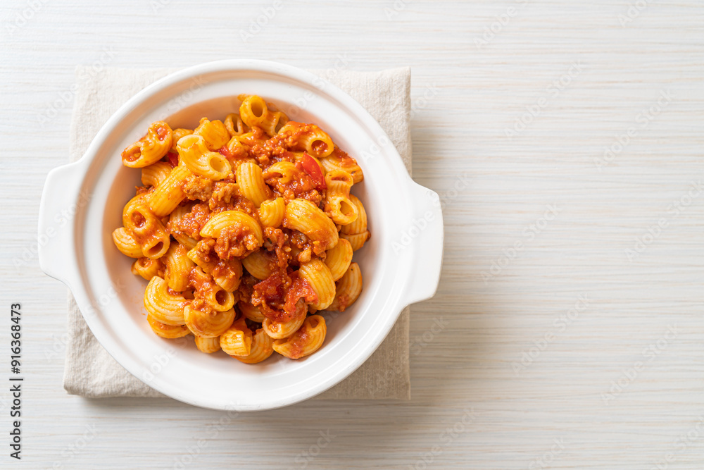 macaroni with tomatoes sauce and mince pork macaroni with tomatoes sauce and mince pork