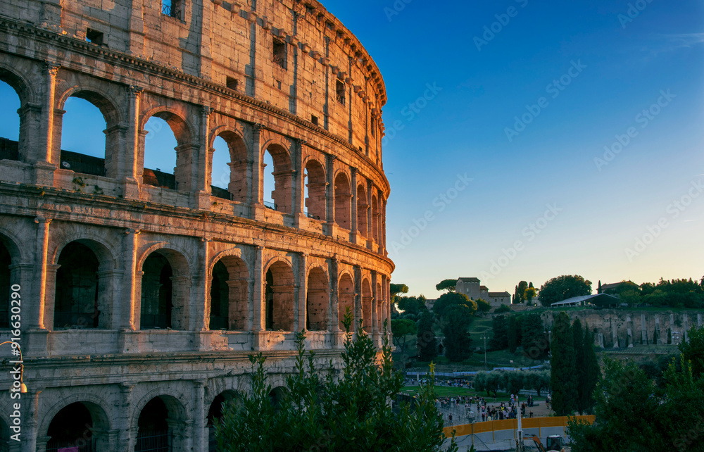 Obraz premium Colosseum in Rome, Rome at night