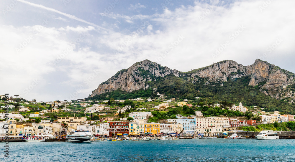 Naklejka premium the wonderful island of Capri, amalfi coast, bay of naples, italy