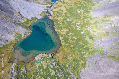 Wallpaper Mural lake heart valley river aerial view Torontodigital.ca