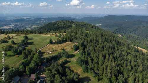 Pasmo górskie w południowej Polsce. Beskidy. Beskid Mały - Potrójna.