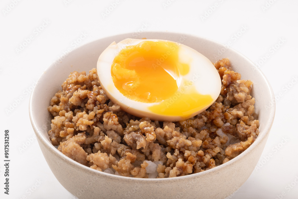 豚そぼろご飯 煮卵のせ 豚そぼろご飯 煮卵のせ