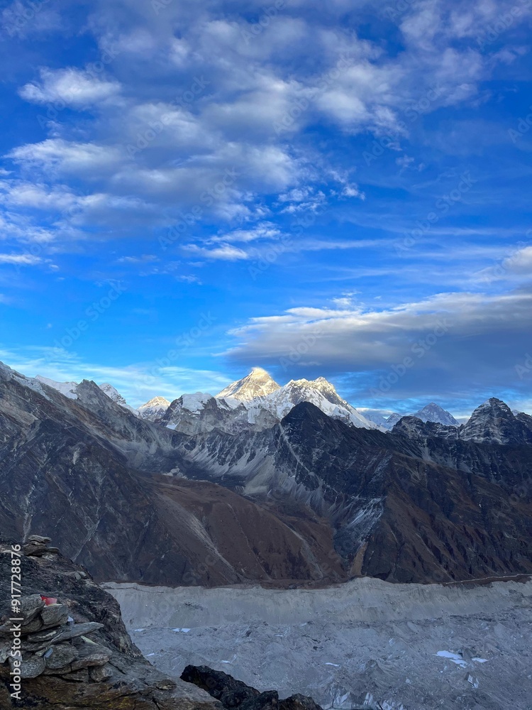 Fototapeta premium the sunrise of Mt Everest and Lhotse