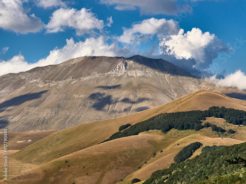 Estate nel Parco Nazionale dei Monti Sibillini: Castelluccio di Norcia e Pian Grande. photo