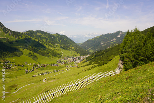 wunderschöner Talblick auf Malbun in Liechtenstein an einem sonnigen Sommertag  photo