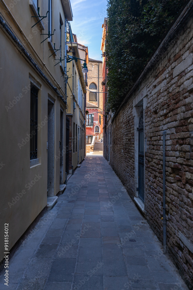 Ruelle étroite pavée à Venise Ruelle étroite pavée à Venise