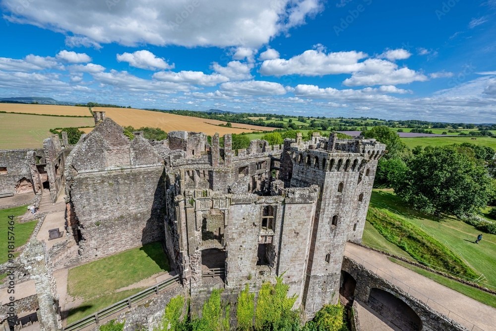Obraz premium raglan castle, wales