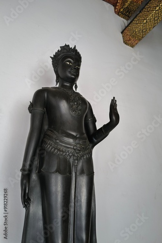 statue of buddha