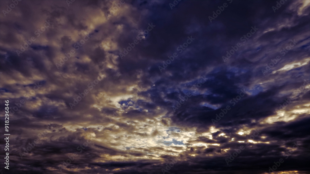 Fototapeta premium nice sunset goldish clouds on the sky backdrop - photo of nature