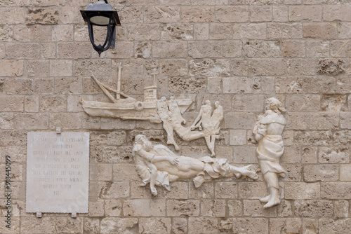 Obraz na płótnie Relief on facade of medieval Charles V Castle (Castello Carlo V), Monopoli, Italy, Apulia w salonie