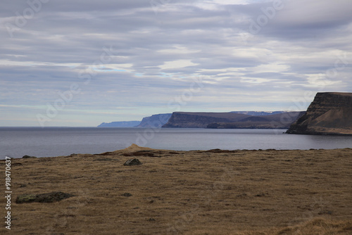 Landschaftsbild auf Island nah an der Küsten Ringstrasse auf Island photo