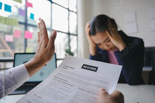 Obraz na plátně Human resources manager is rejecting a female applicant after a job interview
