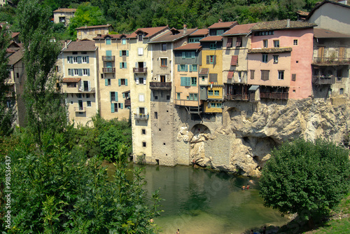 Promenade dans le magnifique village au charme pitoresque de Pont-en-Royans 