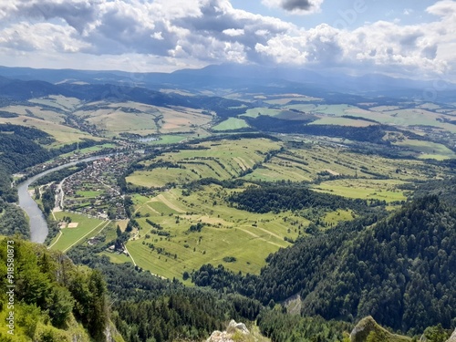 Szczyt góry pieniny, krajobraz otoczenia góry