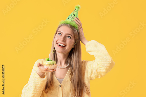 Young woman with birthday t...