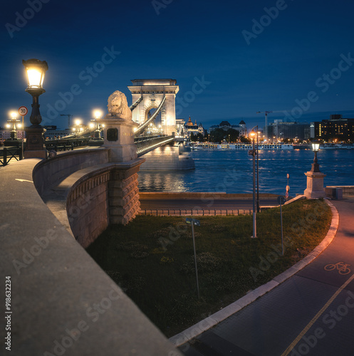 The famous Chain Bridge in dusk