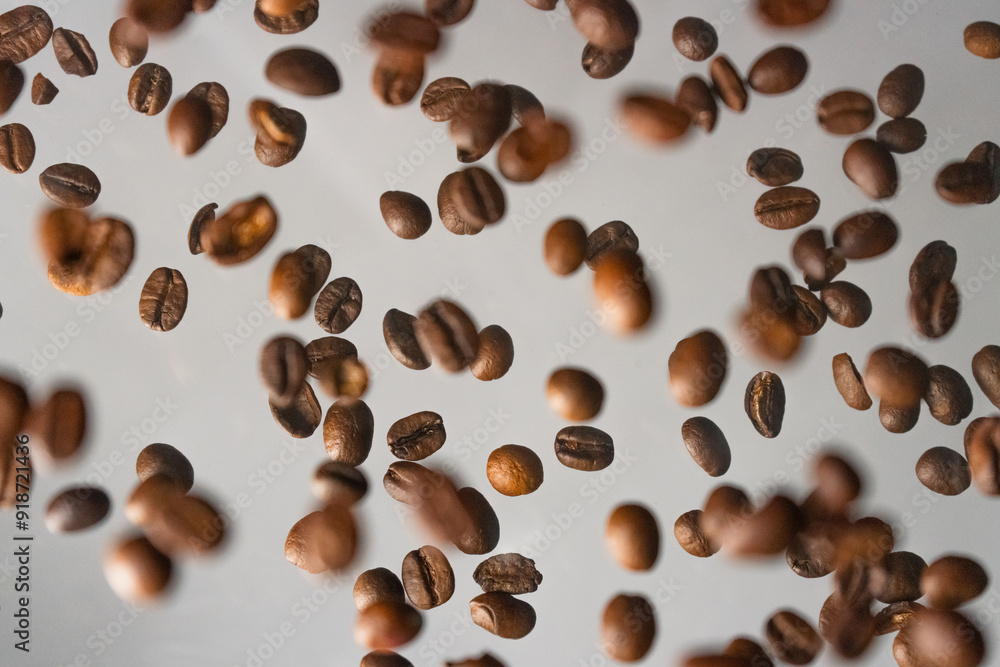 Obraz premium coffee beans on a white background
