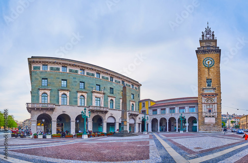 Obraz na płótnie Historic Piazza Vittorio Veneto, Bergamo, Italy w salonie