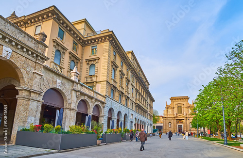 Obraz na płótnie Via Sentierone in Citta Bassa, Bergamo, Italy w salonie