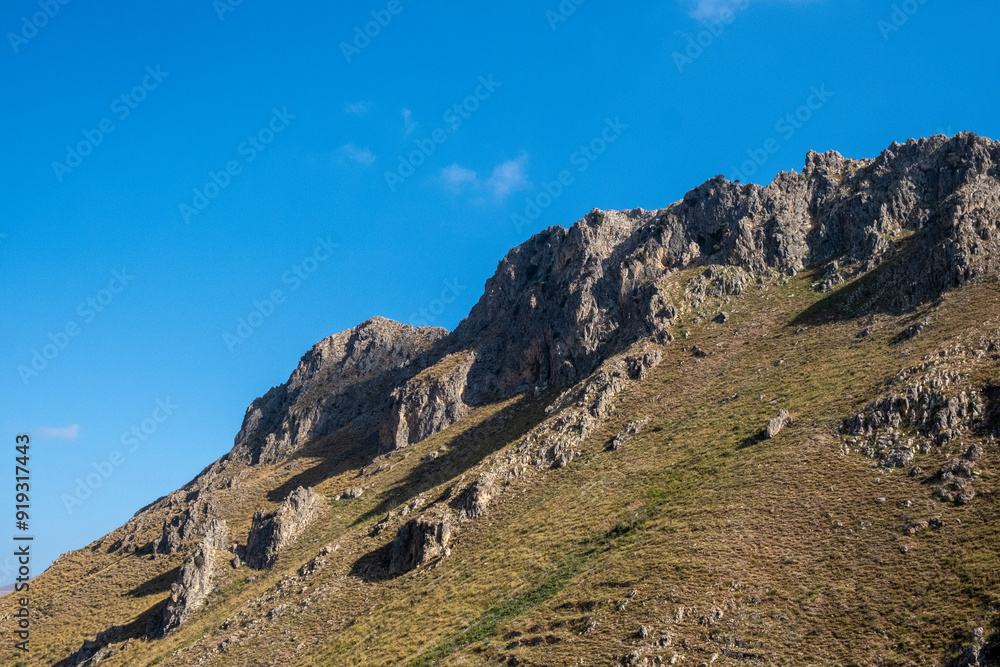 MOUNTAIN 1 MOUNTAIN 1