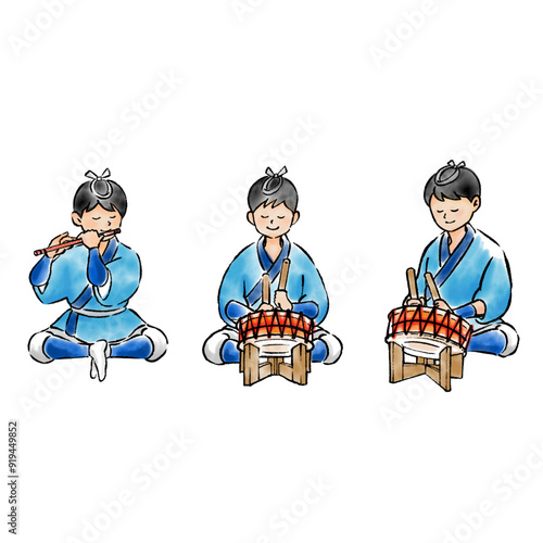 お祭りで笛と太鼓を演奏する人
