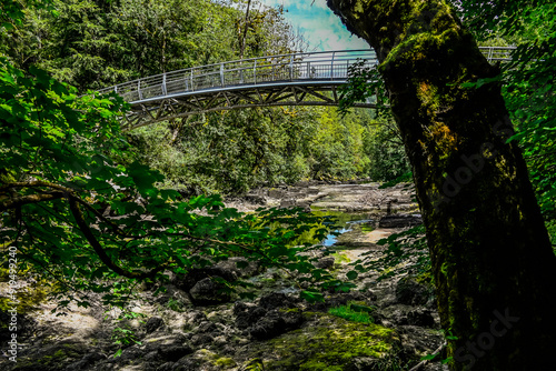 Les Brenets, le lac des Brenets, Doubs, Fluss, Brücke, Ausflug, le Saut-du-Doubs, Jura, Juramassiv, Wald, Wanderweg, Sommer, Kanton Neuenburg, Schweiz, Frankreich